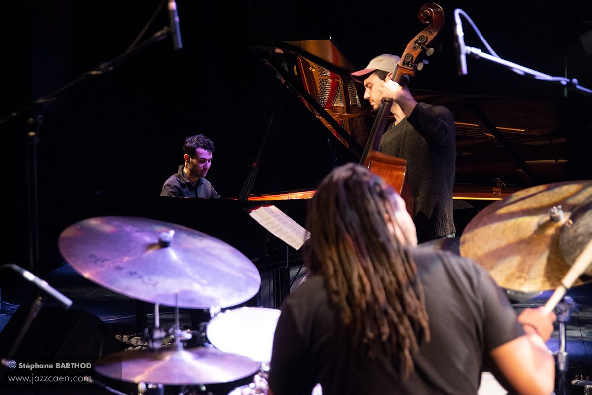  Tigran Hamasyan trio